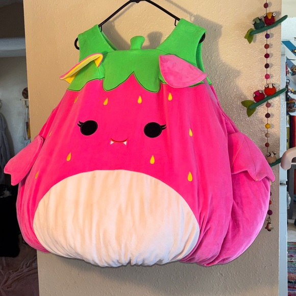 EUC SQUISHMALLOWS pink, plush  Gwendolyn the Neon Strawberry Bat - Picture 2 of 11